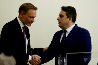 Вицепремиерът и министър на финансите Асен Василев и германският му