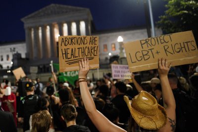 Масови протести след отмененото право на аборт в САЩ