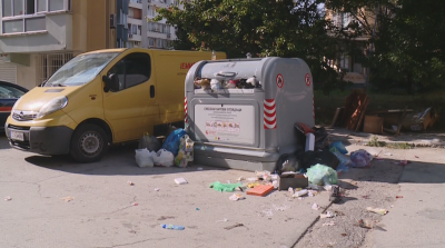 В разгара на сезона: Преливащи кофи за смет във Варна