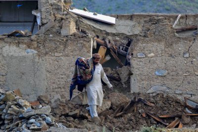 Над 1000 са жертвите на унищожителния трус в Афганистан Ранените