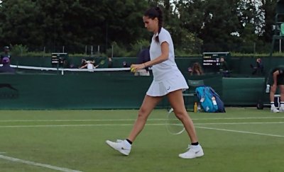 Изабелла Шиникова отпадна във втория кръг на квалификациите на турнира