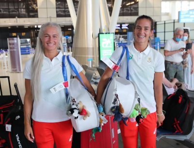 Трикратните европейски шампионки Габриела Стоева и Стефани Стоева стартираха с