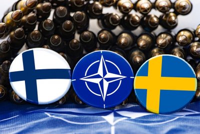 НАТО подписва протоколи за присъединяване с Финландия и Швеция утре