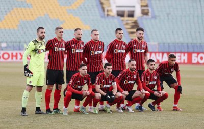 Отборът на Локомотив София допусна загуба с 2 3 от