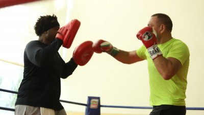 Треньорът на Кобрата: Ще търсим нокаут срещу Чисора, Кубрат може да бъде световен шампион