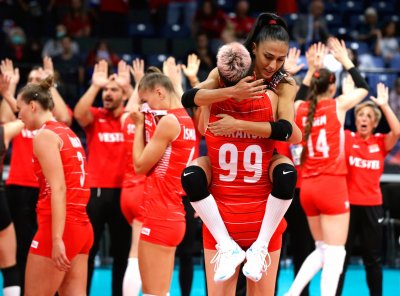 Женският национален отбор по волейбол на Турция е последният полуфиналист