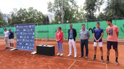 Националът по тенис на България Александър Лазаров спечели убедително титлата