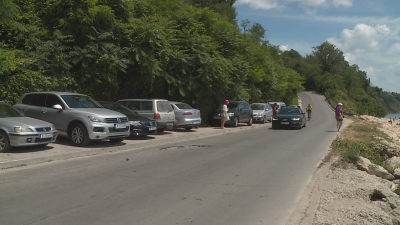 Собственици на заведения на крайбрежната алея във Варна са недоволни от забраната за движение на автомобили