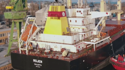 Българският кораб "Рожен" ще бъде първият, който ще изнесе украинско зърно от Черноморск