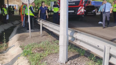 На протеста на пътните строители: Тир блъсна кола, в която се е возило бебе