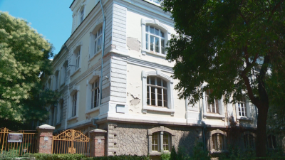 Хуманитарната гимназия в Пловдив в която преди повече от 140