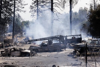 Гореща вълна обхвана Съединените щати в Калифорния бушува горски пожар