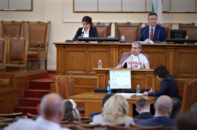 Депутатите гласуваха връщането на Иван Иванов начело на КЕВР
