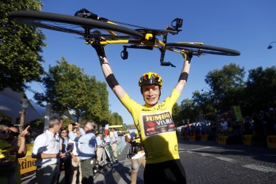 Йонас Вингегор триумфира за първи път в Обиколката на Франция