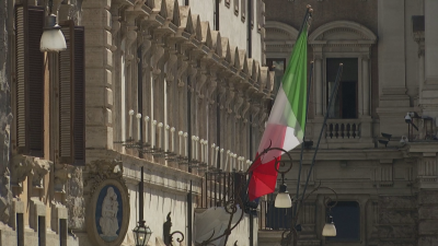 Италианският премиер Марио Драги спечели вот на доверие в Сената