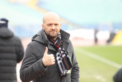 Сръбският гранд Партизан усилено търси нов треньор Гробарите спечелиха 5