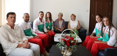 Министърът на младежта и спорта Весела Лечева прие девойките на