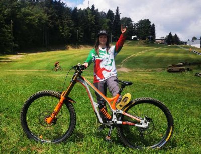 Най добрата българка в планинското колоездене Изабела Янкова спечели бронзов медал