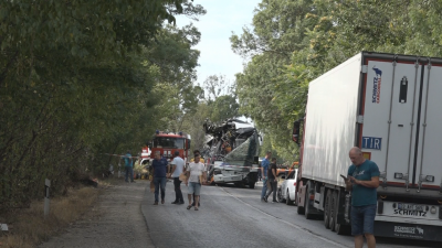 Свидетел на катастрофата край Велико Търново: Пътят е много лош, не виждаш