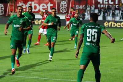 Лудогорец вкара пет гола на Спартак Варна и си върна лидерството в Първа лига