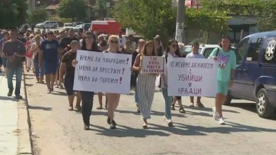 Мирно шествие в Микрево след убийството на дядо Иван
