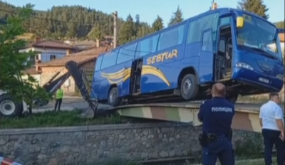 След инцидента в Копривщица: Пред БНТ разказва пътник от авариралия автобус