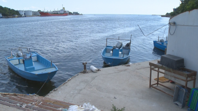 Рибарско пристанище "Варна" се нуждае от спешен ремонт