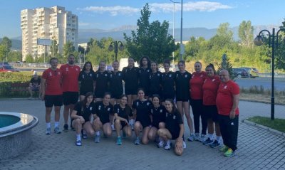 Националният отбор по волейбол за девойки замина за Балканиадата в Румъния