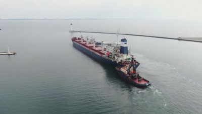 Кораб с 26 000 тона украинска царевица отплава от Одеса