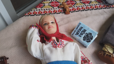 Куклата Барби стана българка - кой създава "Момата Барби" (СНИМКИ)