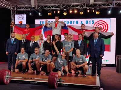 България приключи с девет медала от Европейското по вдигане на тежести за кадети