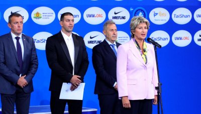 Весела Лечева откри Световното първенство по борба за юноши и девойки в София