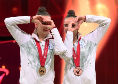 Руските състезателки по художествена гимнастика Дина и Арина Аверини ще