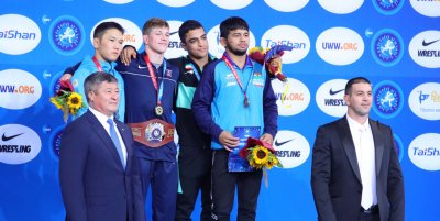 Тимът на САЩ спечели две титли на Световното по борба за юноши в София