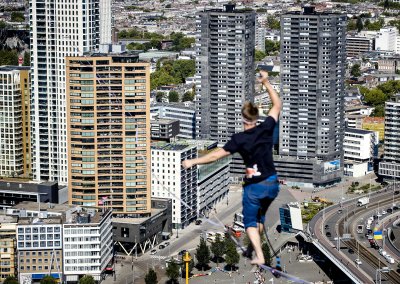 30-годишен естонски атлет прекоси разстоянието от 625 метра между двете