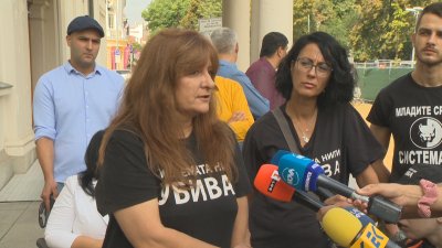 Майките от "Системата ни убива" ще се явят на изборите с "Изправи се България" на Мая Манолова