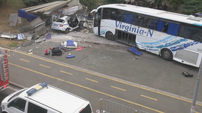 МВР разпространи снимки на загиналите в тежката катастрофа с автобус