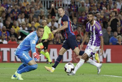 Роберт Левандовски даде тон за разгром на Барселона над Валядолид