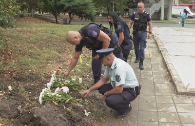 Изпратиха с почести двамата загинали полицаи в Бургас