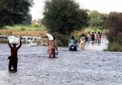 Унищожителни наводнения в Пакистан една трета от страната е