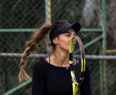 Ани Вангелова отпадна на 1/4-финалите на тенис турнир в Кайро