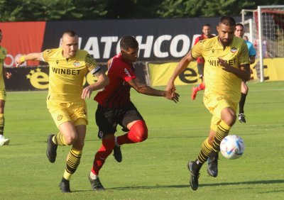 Ботев Пловдив загуби Супрайен за домакинството на новака Септември от осмия кръг на Първа лига