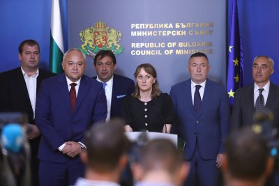 По покана на министър председателя Гълъб Донев в заседанието на Министерския