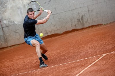 Александър Лазаров се класира за четвъртфиналите на турнир по тенис в Испания
