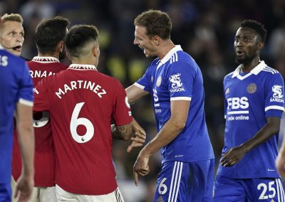 Манчестър Юнайтед записа трета поредна победа във Висшата лига