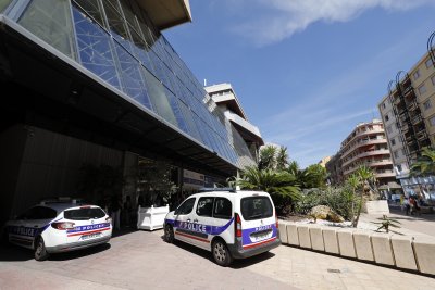 Френската полиция в Ница е застреляла шофьора на откраднат автомобил