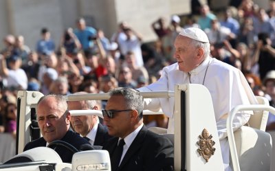 Папа Франциск призова за прекратяване на настоящата световна война постигане