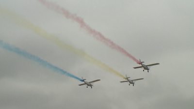 Пилоти от няколко държави показаха уменията си в небето над
