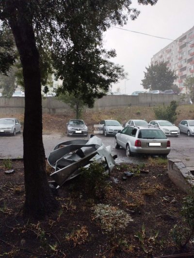 Мощна ураганна буря удари Бургас и околните населени места днес