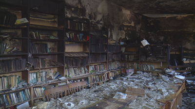 Пет дни след пожара, който изпепели детския отдел на библиотеката